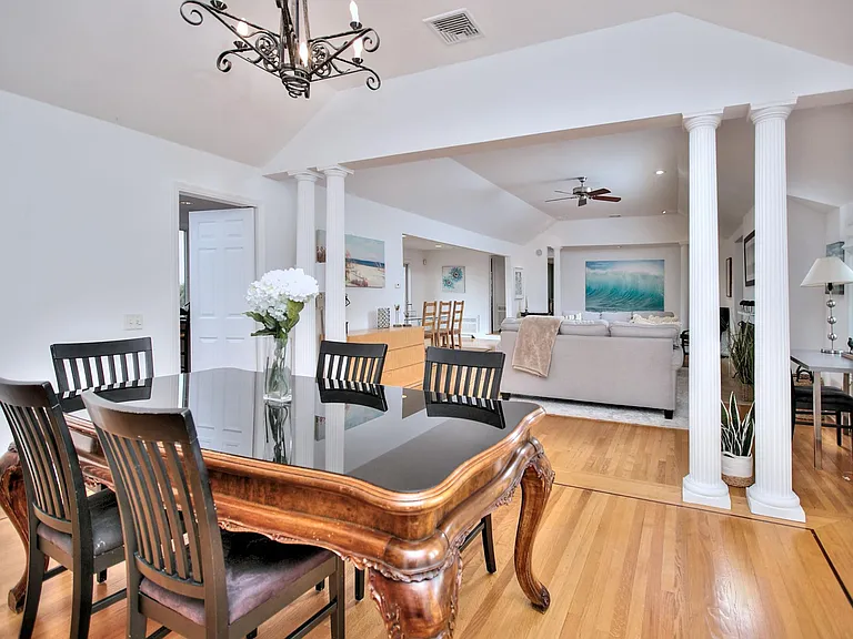 19 Bluewater Hl — Photo 12