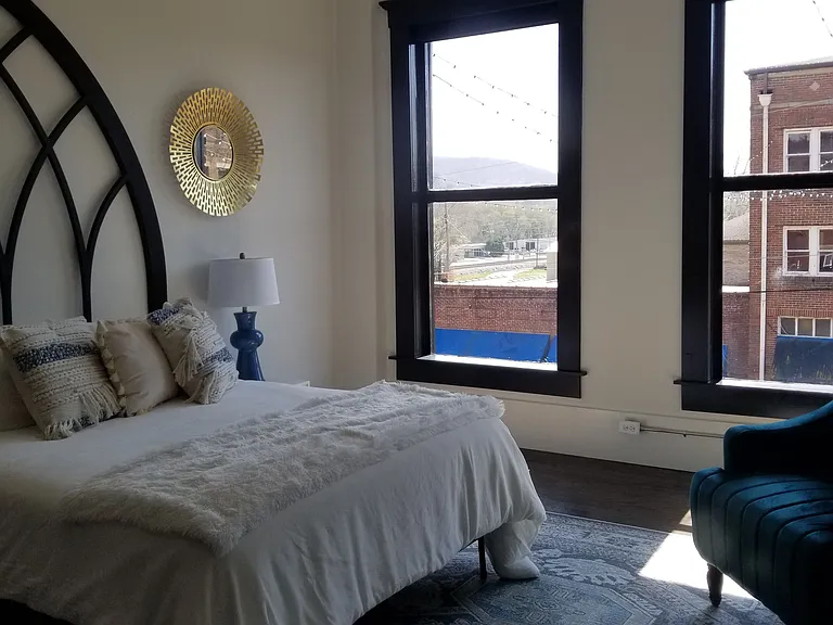 2 bed, 2.0 bath, 1600 sqft, $2,500 — Photo 66