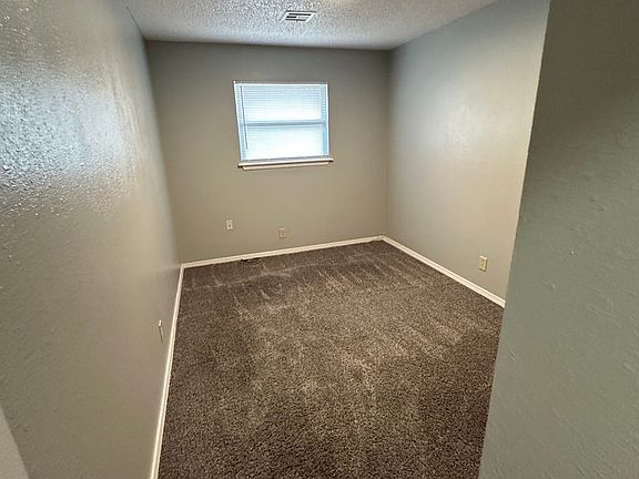 5th image of 108 NE Katherine Ave #108F