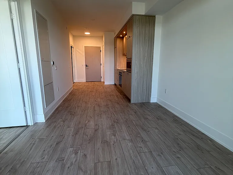 858 Dupont St #721 — Photo 4