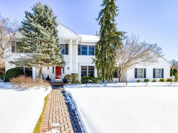 11 Shady Glen Dr, North Brunswick, NJ 08902