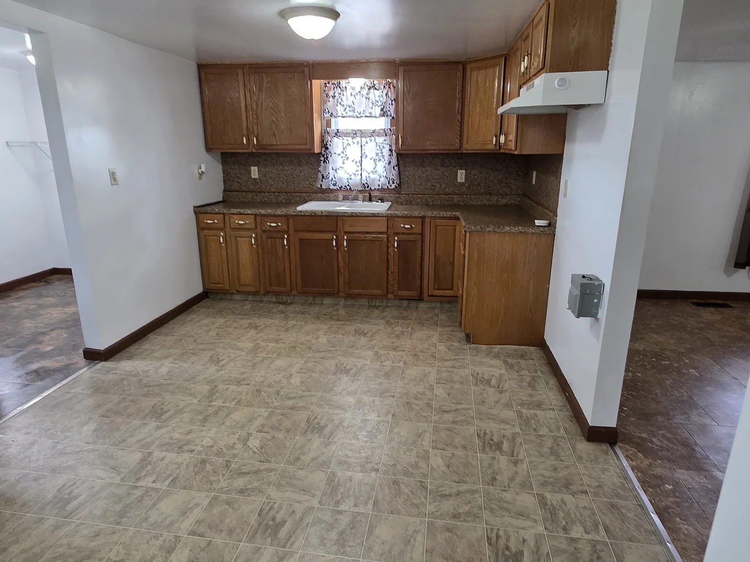 2 bed, 1100 sqft, $800 — Photo 3