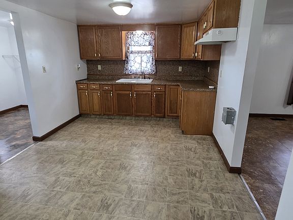 3rd image of 500 Vance St