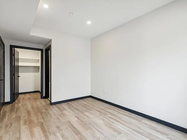 Dreer St Flats — Photo 18