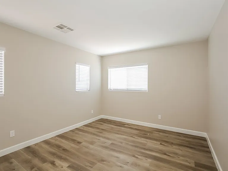 326 Hopedale Ave — Photo 15