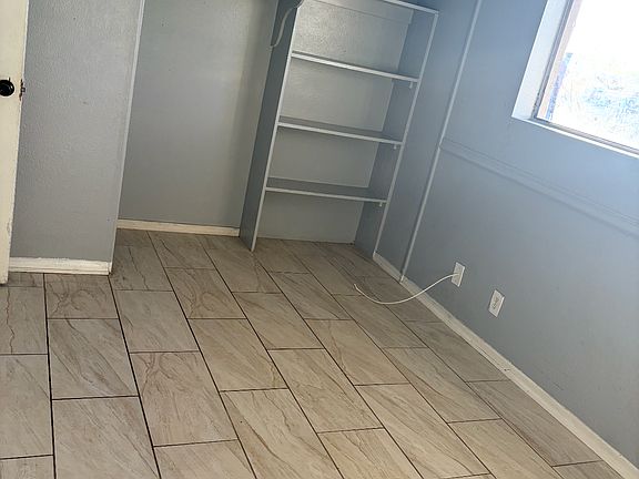 2nd image of 3135 W Pershing Ave