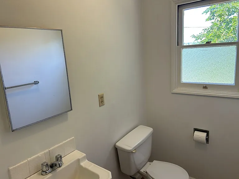 140 George Cir — Photo 11