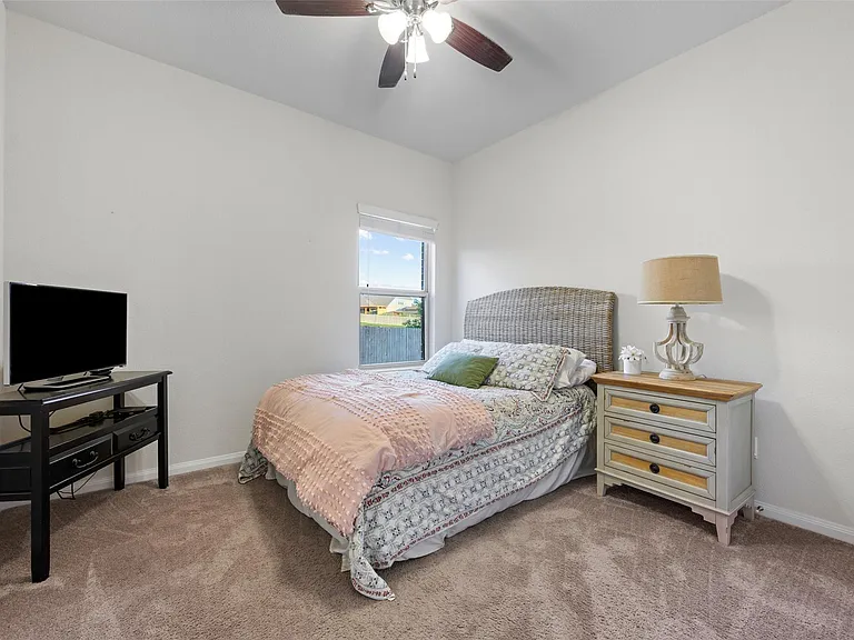 489 Shale Cir — Photo 18