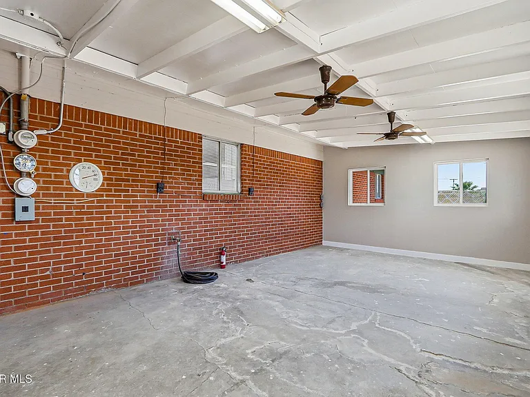 5704 Sage Ct — Photo 29