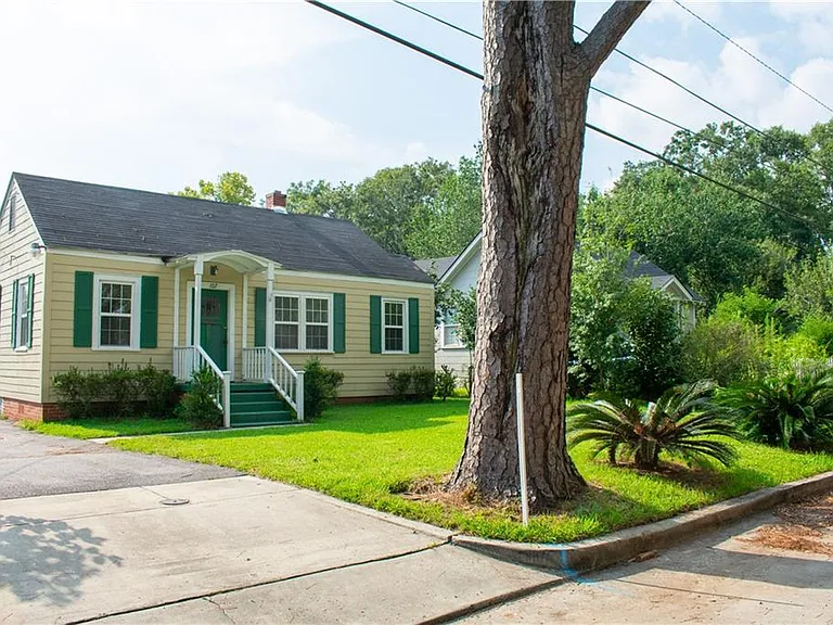 107 Grand Blvd — Photo 15