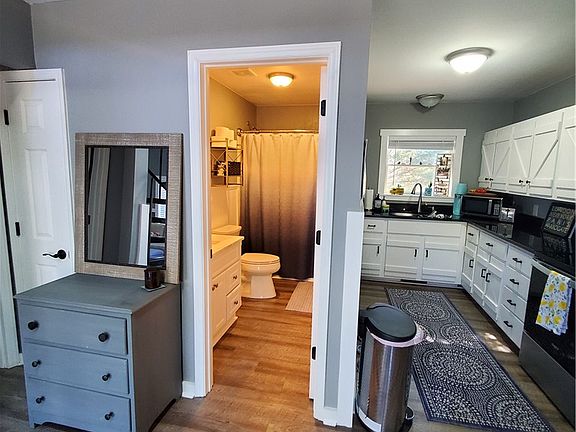 2nd image of 419 Wood Rd