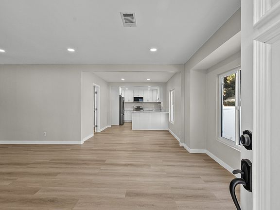 3rd image of 6157 Colfax Ave