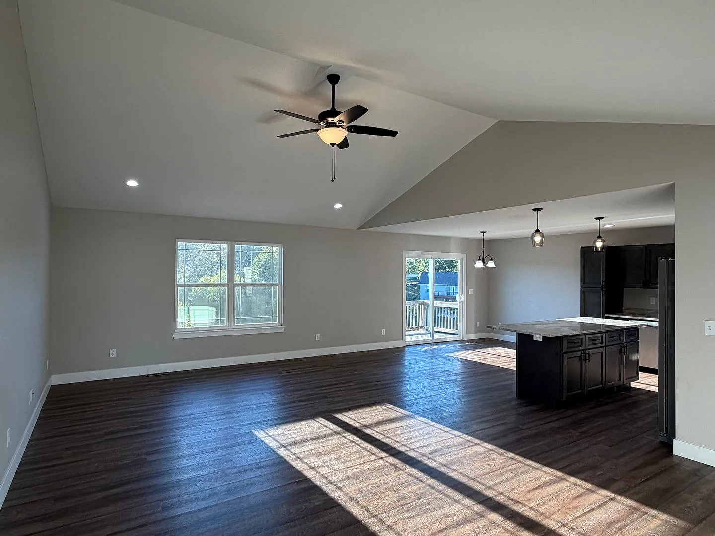 5 Bed 3 Bath With Fence In Waynesville! Act Now! — Photo 4