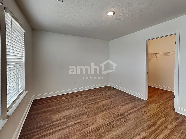 1037 Castor Dr — Photo 25