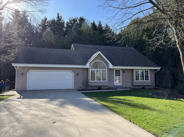 W198N16467 Linden CIRCLE, Jackson, WI 53037