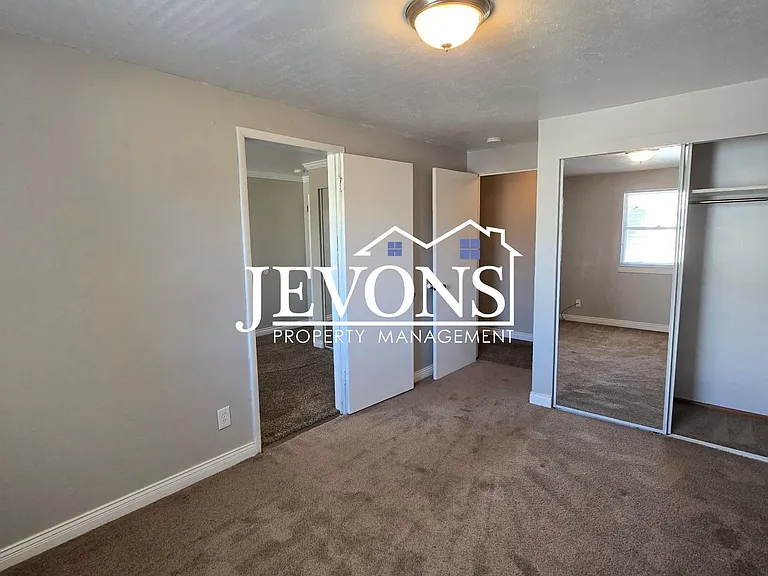 708 W Home Ave #3 — Photo 6