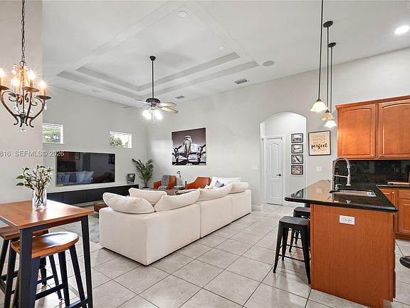 5th image of 315 SE Fisk Rd