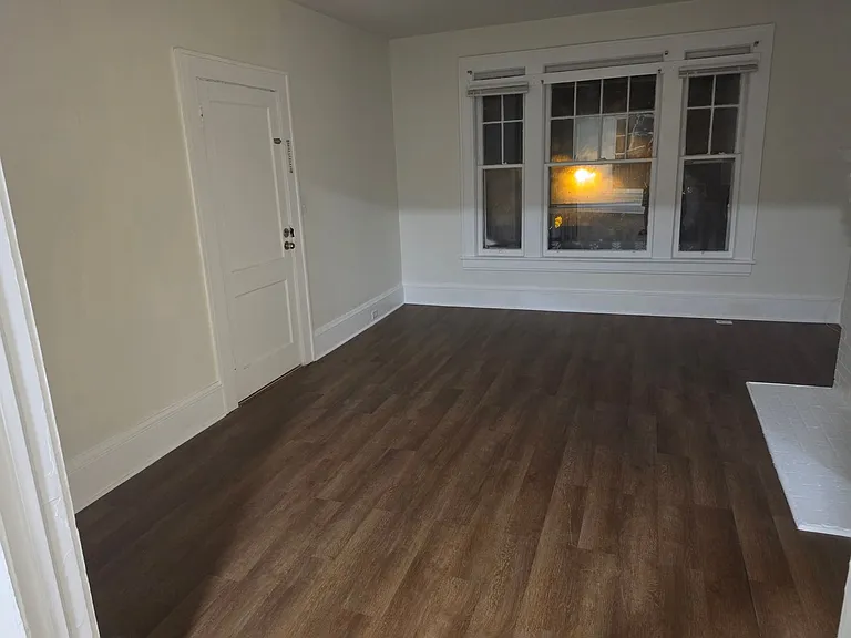 1515 Memorial Ave SW — Photo 9