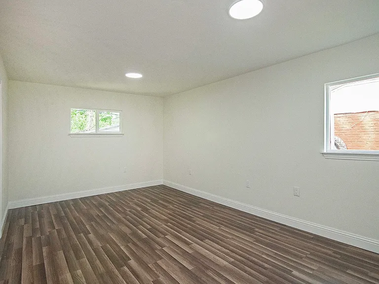 2608 Lockhart Ave — Photo 10