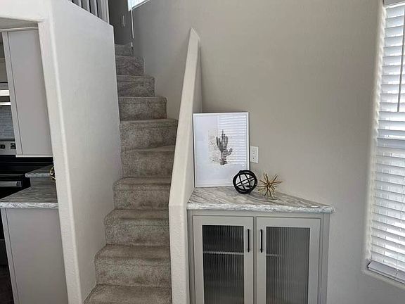 4th image of 292 Dresden Ln