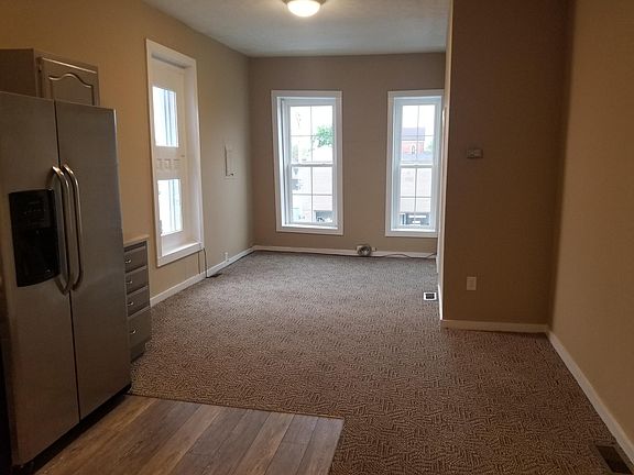 3rd image of 306 Main St #C