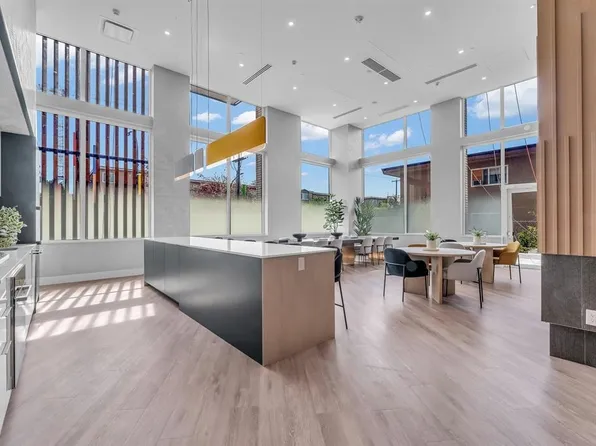 6537 Telford Ave #2907, Burnaby, BC V5H 0K9