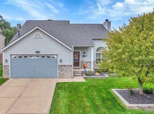 1650 Sarah Ln, Westland, MI 48186