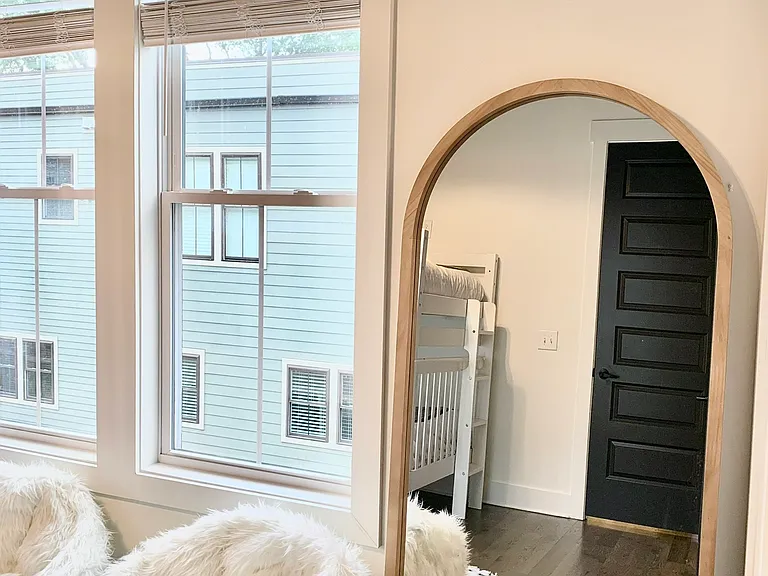 1027 E Trinity Ln — Photo 46