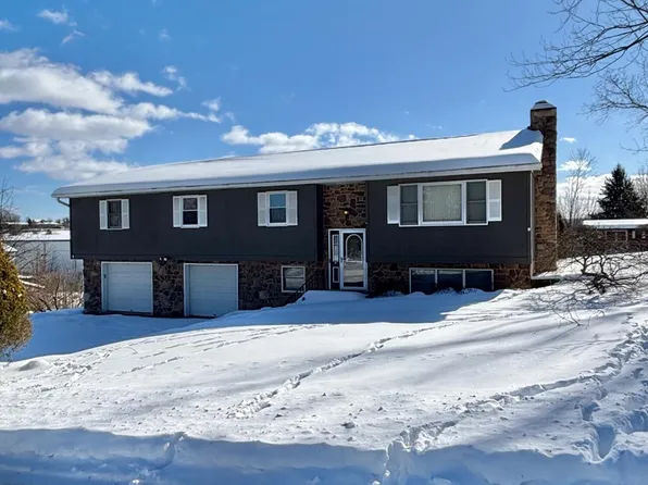 7 Hillside Dr, Duncansville, PA 16635