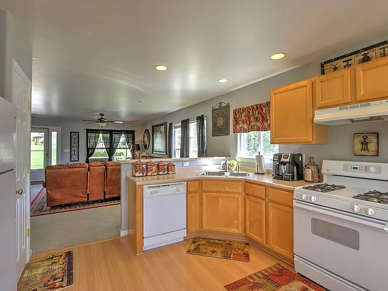 621 Lariat Loop — Photo 6