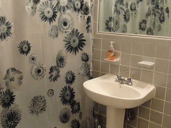 3rd image of 340 E 83rd St APT 1-B