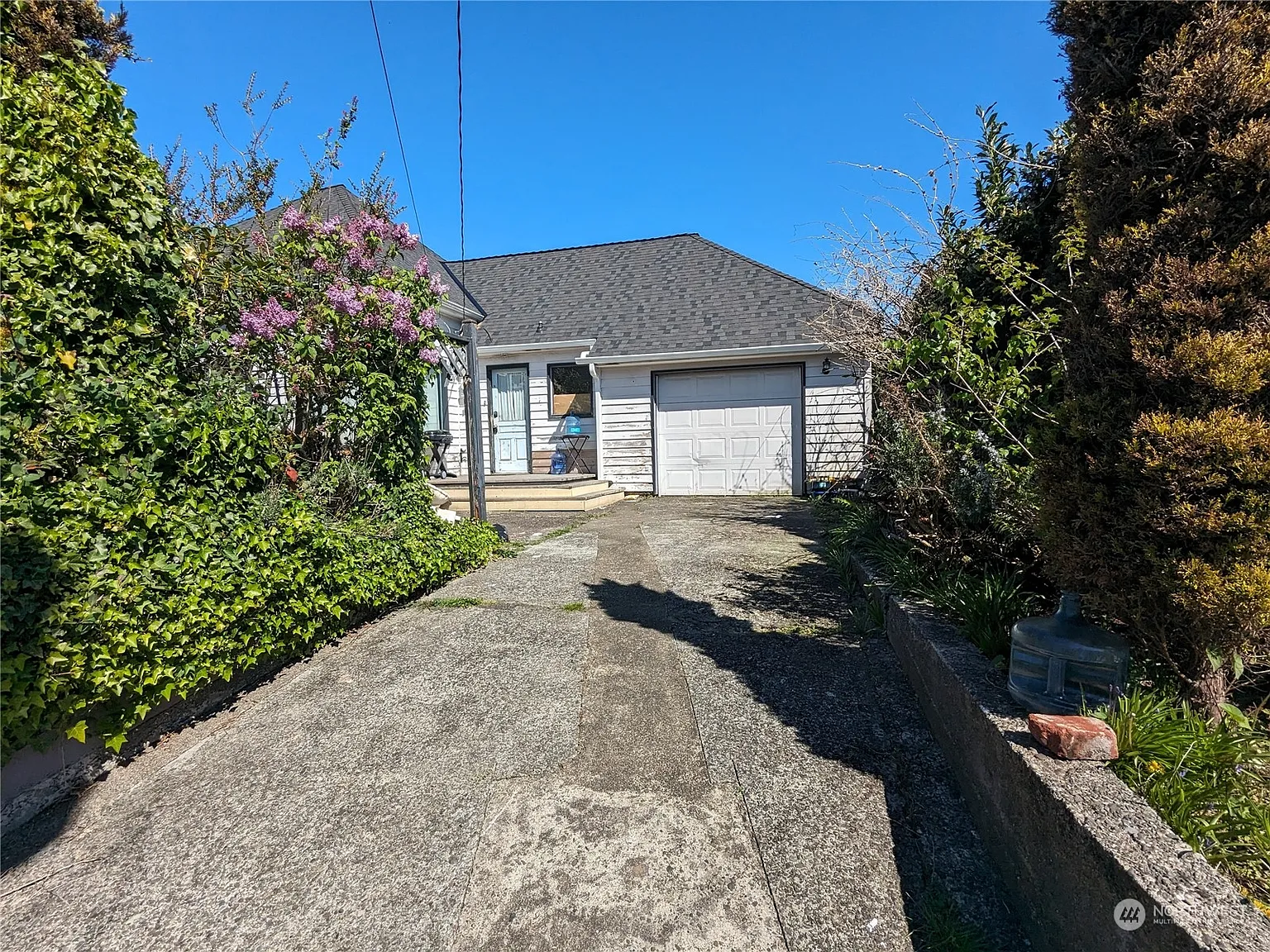 429 W 6th Street photo 1
