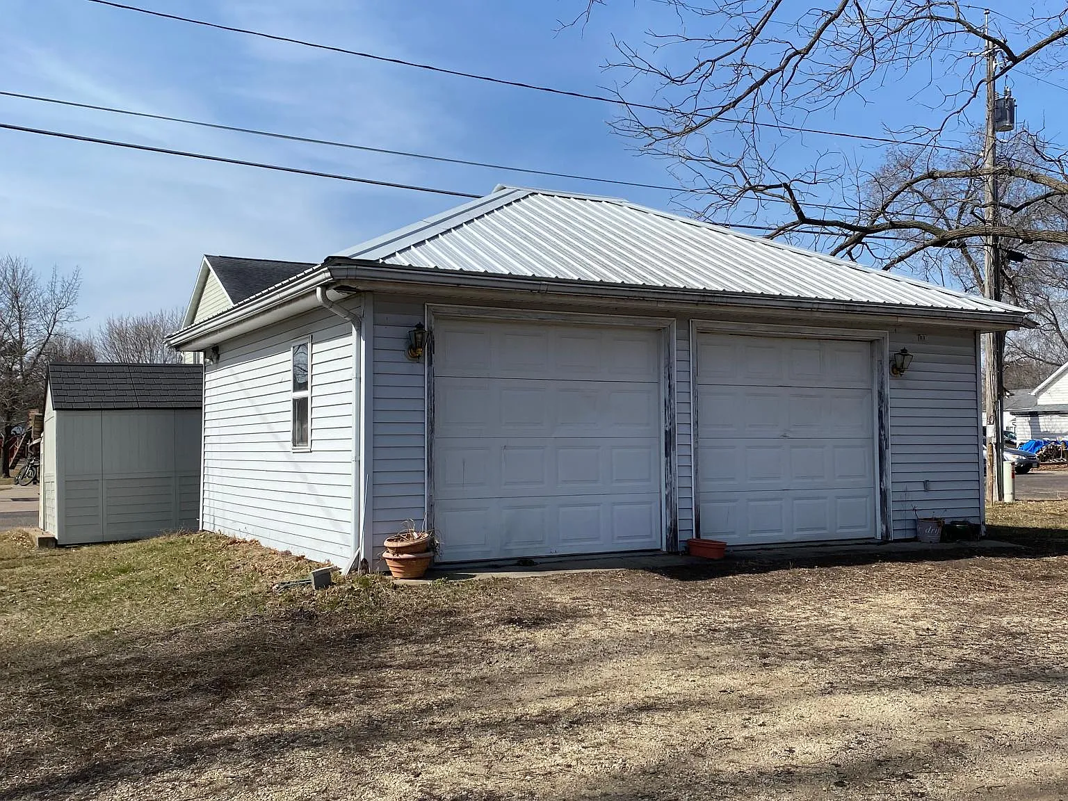 8 bed, 3100 sqft, $2,250 — Photo 3