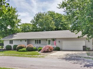 332 Rutledge St, Worden, IL 62097