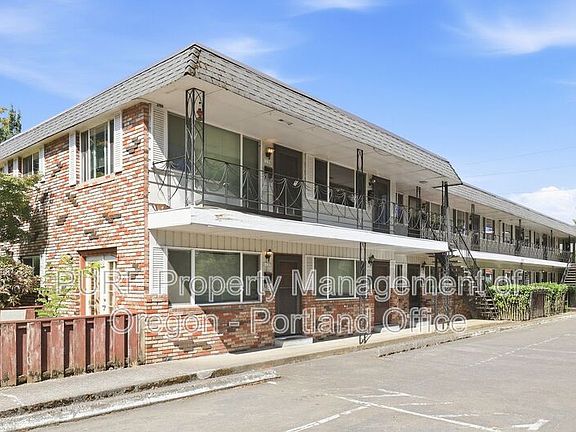5th image of 1113 SE 27th Ave
