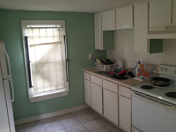 2nd image of 1470 W 21st St