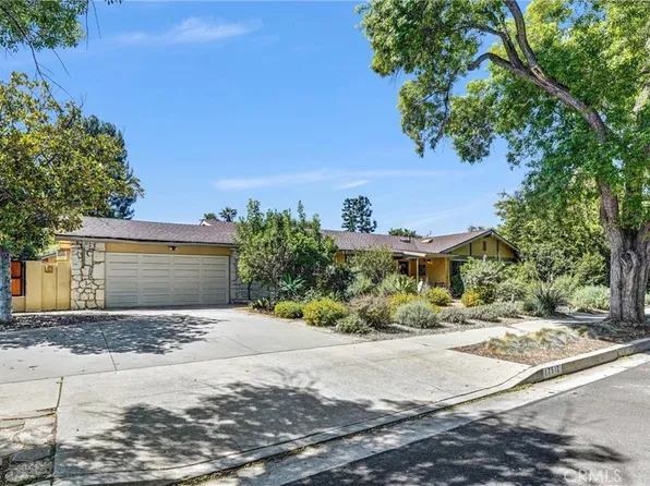 17512 Gledhill St, Northridge, CA 91325