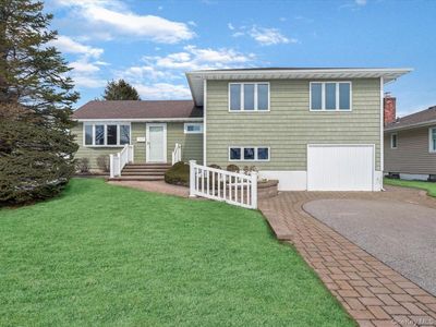 4057 Eve Drive, Seaford, NY, 11783