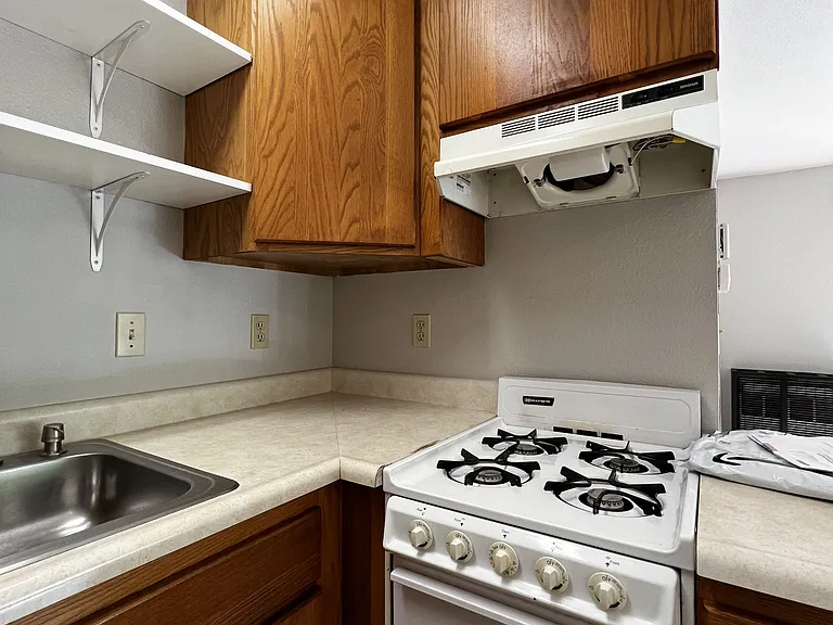 2913 Highland Ct — Photo 4