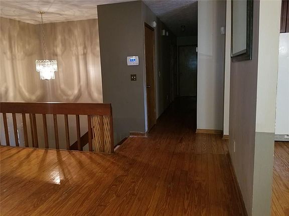 5th image of 720 Mountain Village Dr