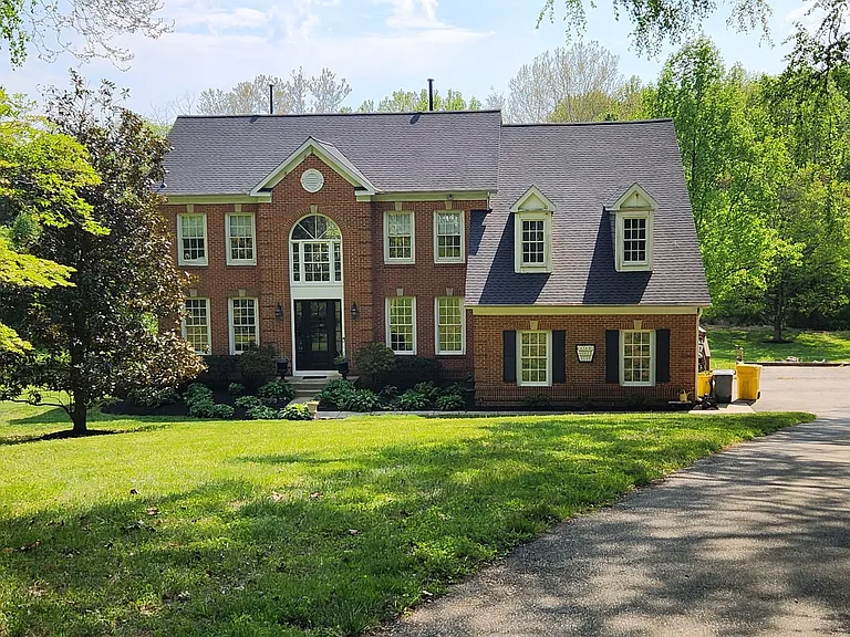 Foxhall Dr — Photo 1