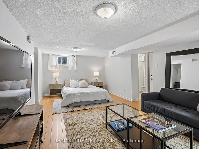 34 Compton Cres #BASEMENT — Photo 5