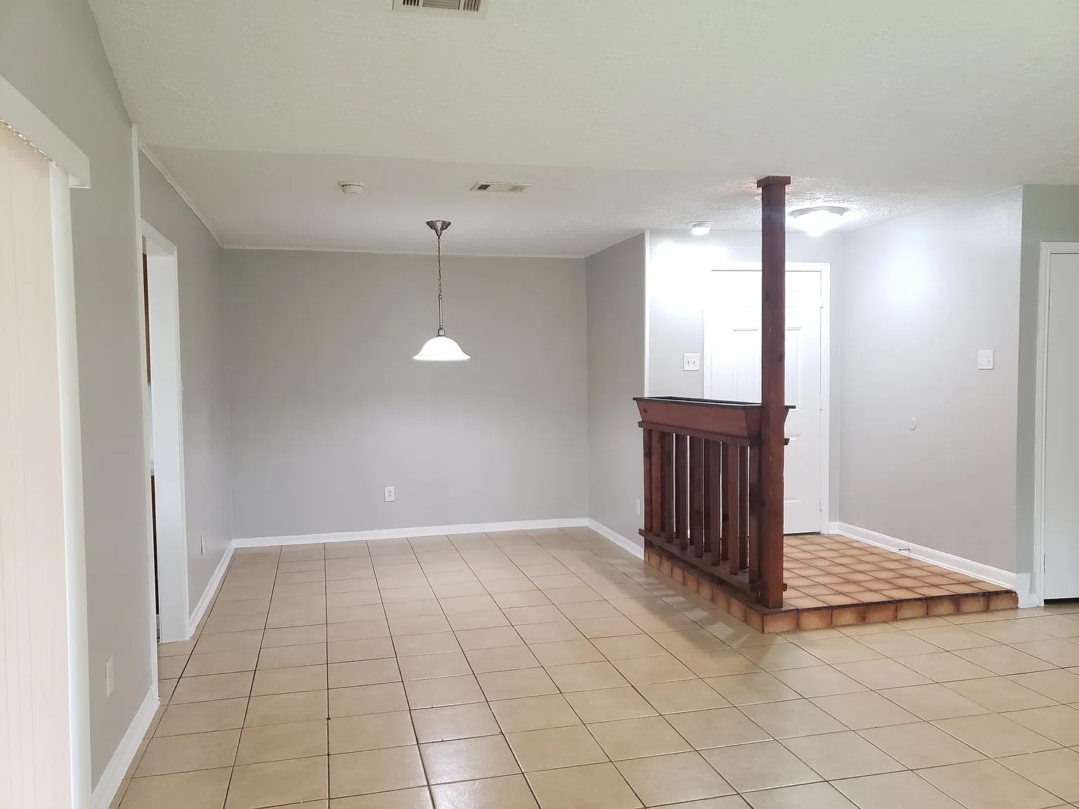 3 bed, 1600 sqft, $1,600 — Photo 3