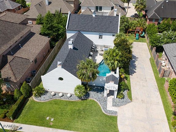 2nd image of 117 Emily Cir