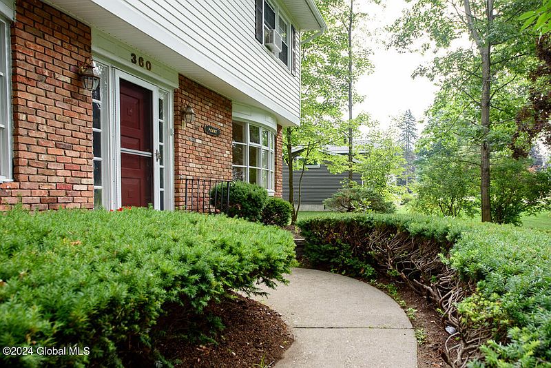 3rd image of 360 W Highland Drive