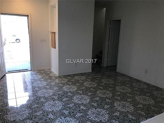 5th image of 8504 Sonnet Ct #0