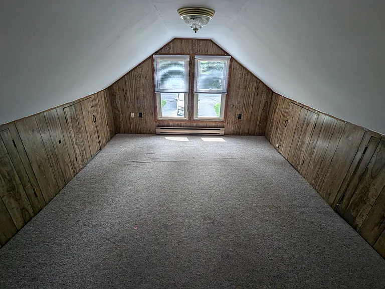 1031 Mount Tom Rd — Photo 15