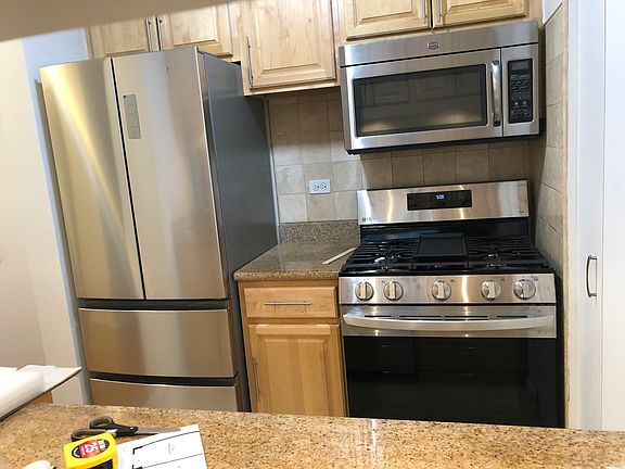 2nd image of 275 Greenwich St APT 2D