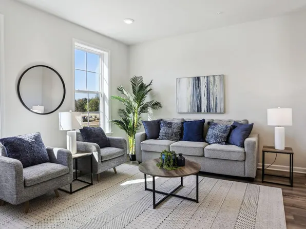 19624 Village Walk Dr, Montgomery Village, MD 20886