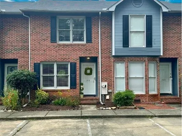 312 Ayrshire Ct, Fayetteville, NC 28311